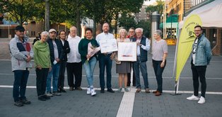 Vertreter*innen des Preisträgers
