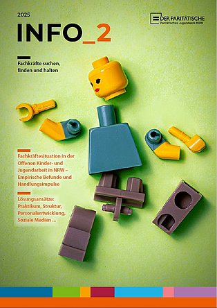 Titelbild des aktuellen info, viele Legoteile, die zusammengesetzt eine Figur ergeben